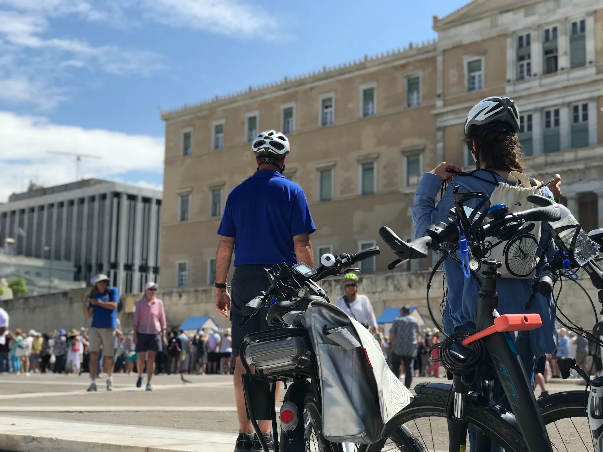 Athens by E-bike, Greek Parliament, city tour